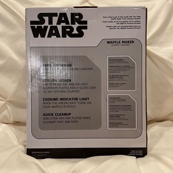 Disney Exclusive Star Wars: The Mandalorian The Child Full Size Waffle Maker NEW - Picture 7 of 8